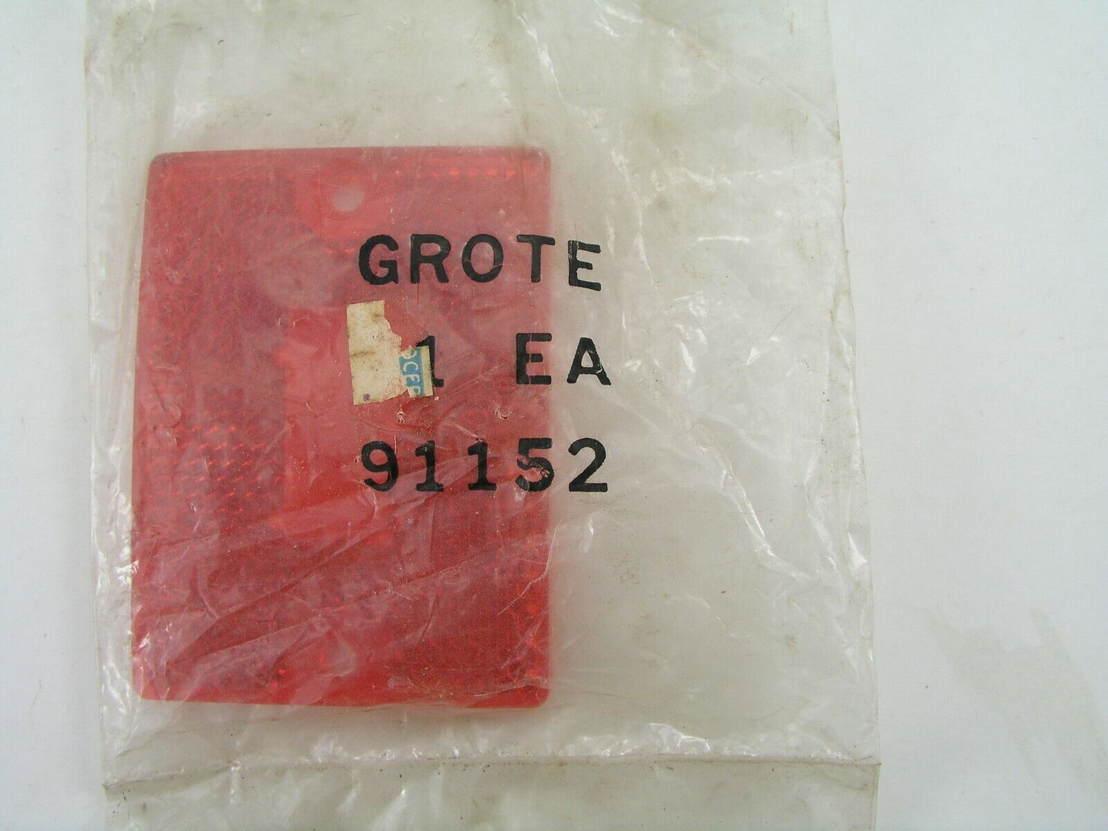 Lens, Red Trailer Marker Light, Grote 91152 Gallery Image 0 Lens, Red Trailer Marker Light, Grote 91152 - Image 2