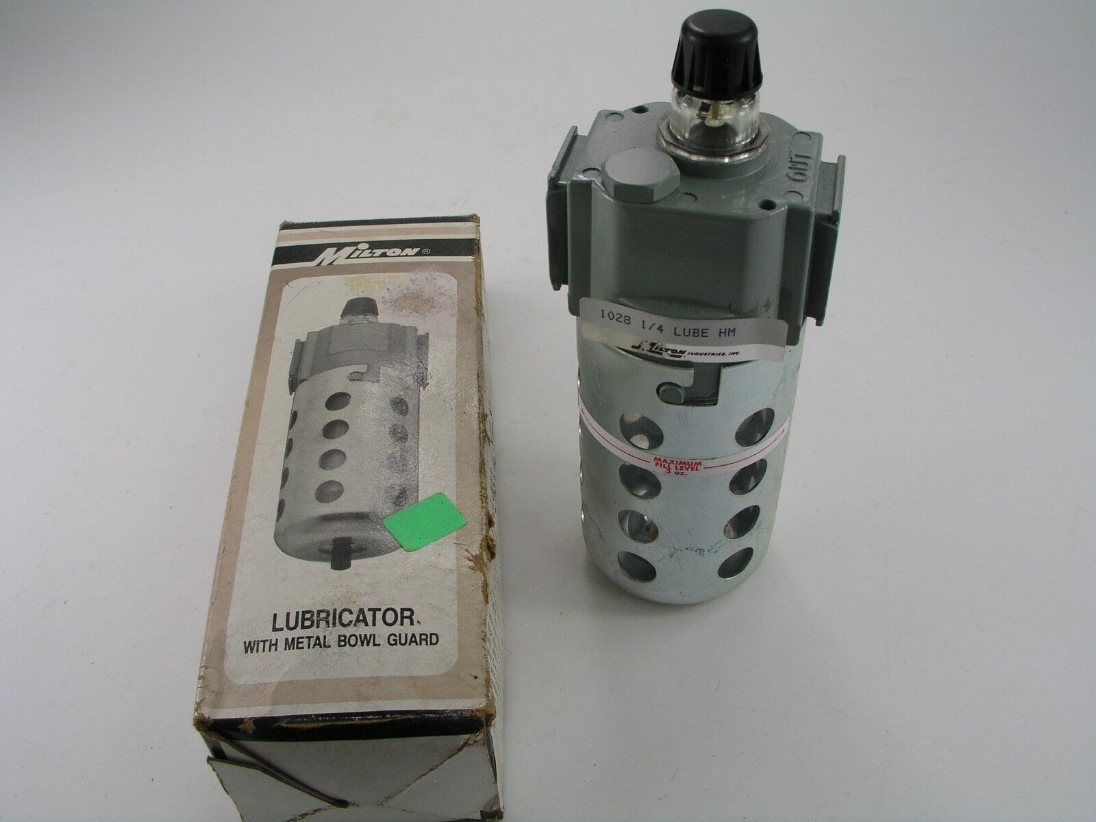 Air Line Tool Lubricator, Milton 1028, 1/4" NPT Gallery Image 0 Air Line Tool Lubricator Milton 1028 - Image 2