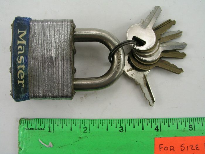 Padlock, Masterlock #5 with 7 keys Blue Master Lock - Image 1