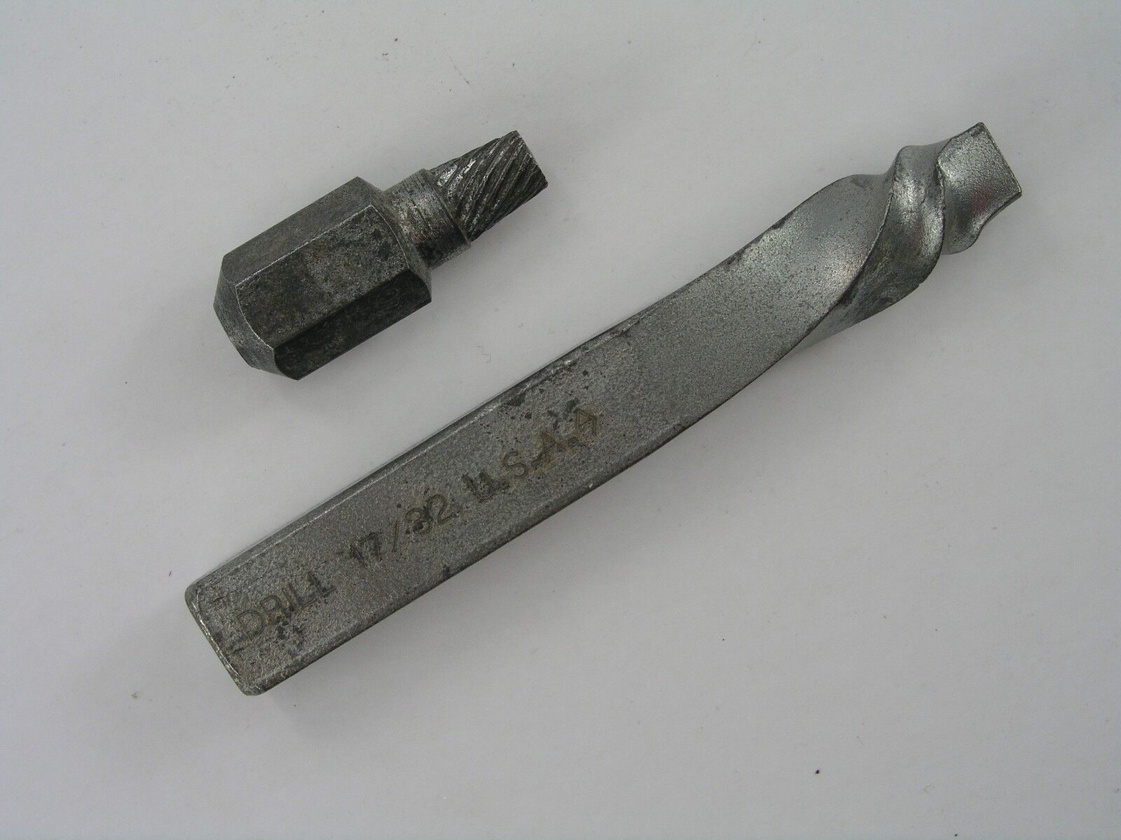 2pc Screw Extractor Easy Out Main Image 2pc Screw Extractor Easy Out - Image 1