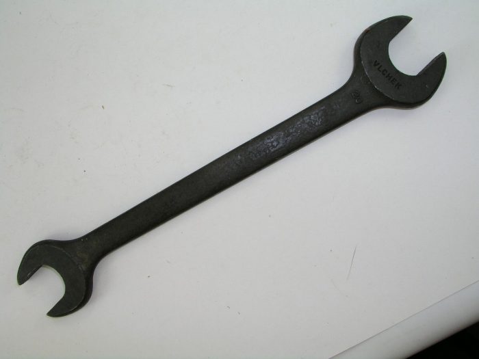 7/8 X 13/16" Vintage Vlchek Open End Wrench - Image 1