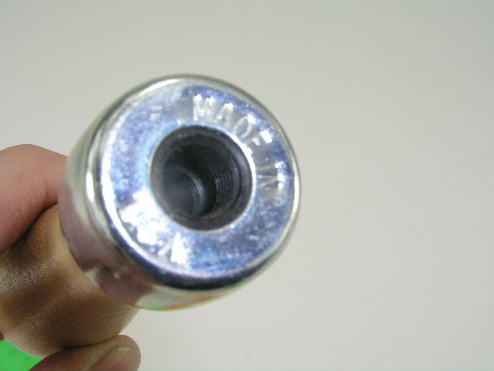 File Handle, Lutz USA Skroo-Zon, Medium Gallery Image 0 File Handle, Lutz USA Skroo-Zon, Medium - Image 2