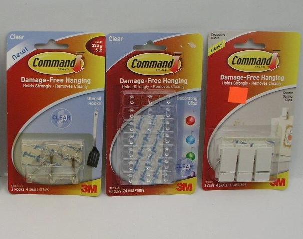 1 Lot of 3M Command Damage-Free Hanging Hooks - Image 1
