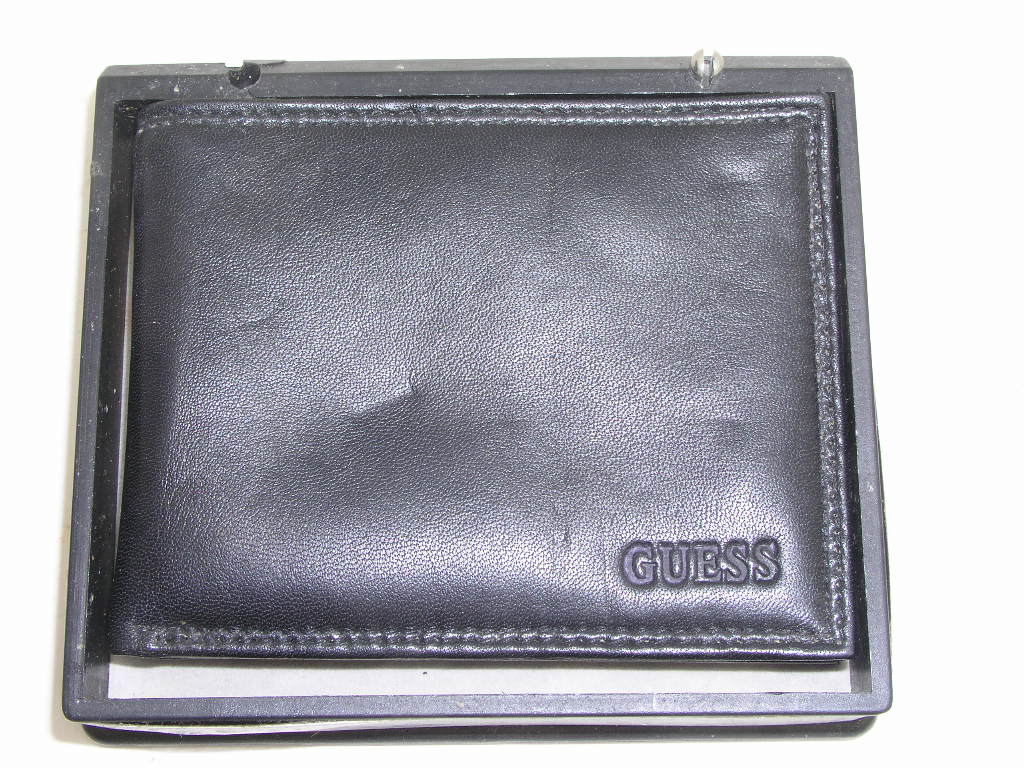 OLYMPUS DIGITAL CAMERA Guess Genuine Leather Bi-Fold Wallet - Image 3