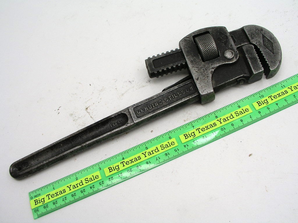 OLYMPUS DIGITAL CAMERA 12" Vintage Walworth Stillson Pipe Wrench - Image 1